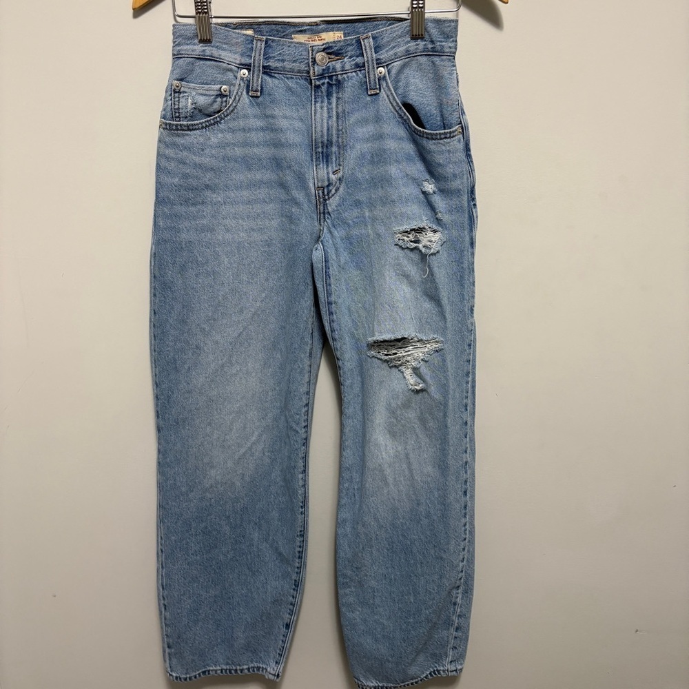 Levis Jeans Womens 24 (Actual 26x28.5) Blue Baggy Dad Distressed Wide Leg Big E